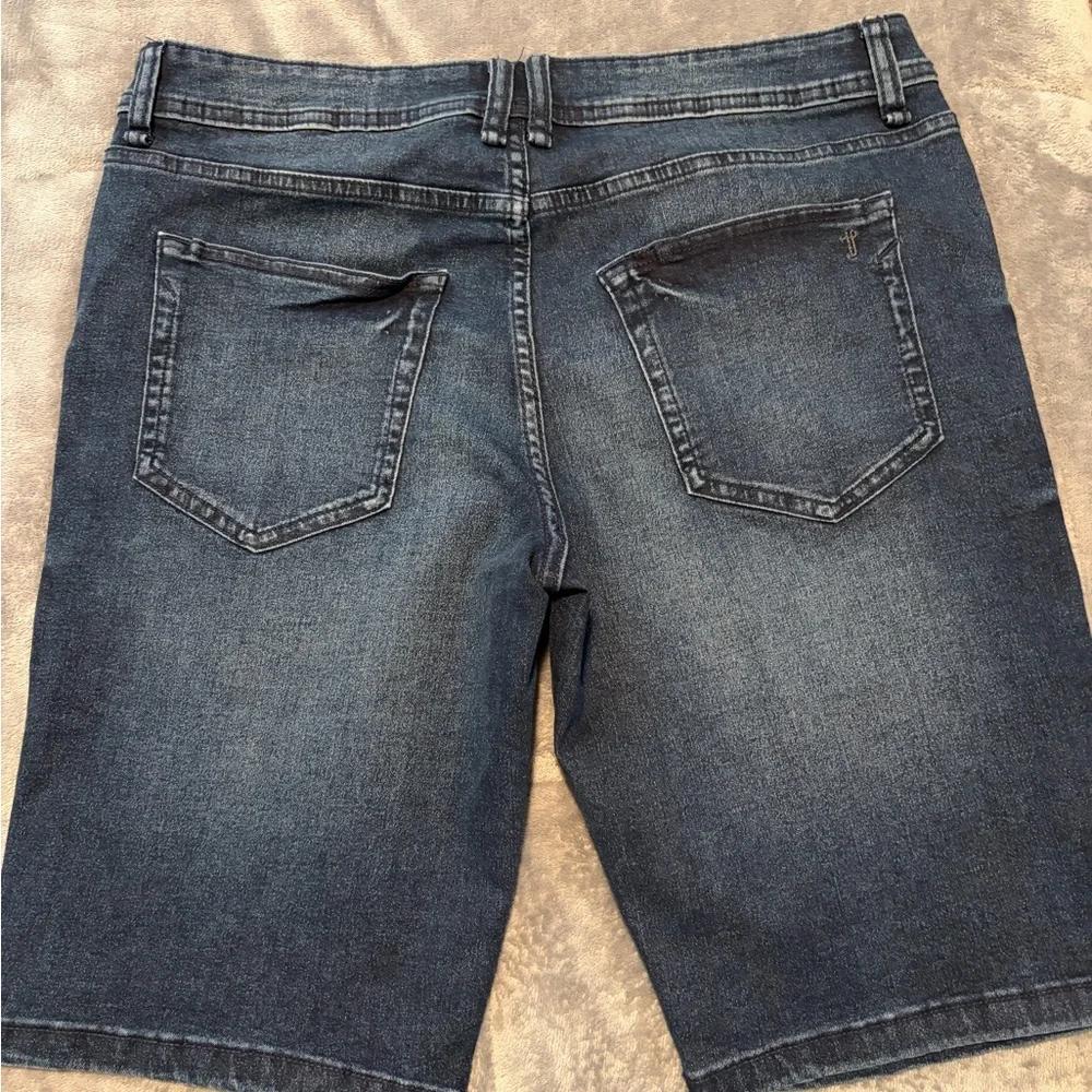 The Perfect Jean NYC Men's Denim Blue Jean Shorts - Picture 3 of 3